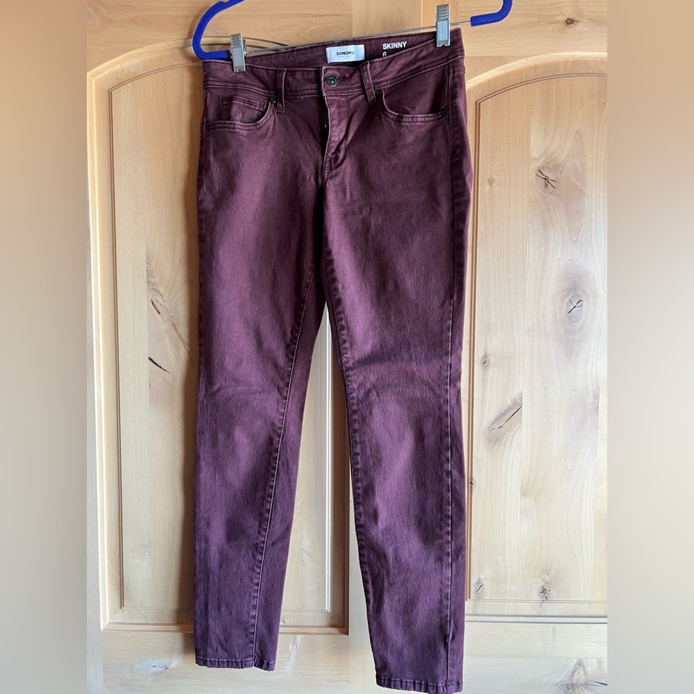 Sonoma size 6 skinny jeans pretty wine/burgundy color